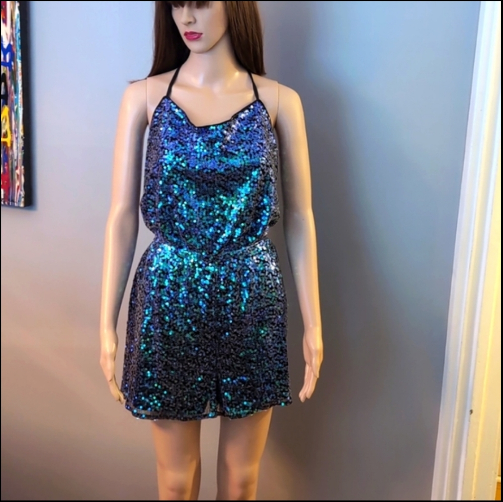 BCBG Sequin Beaded Short Romper. Pockets. Iridescent . Mermaid Vibes!! Large
